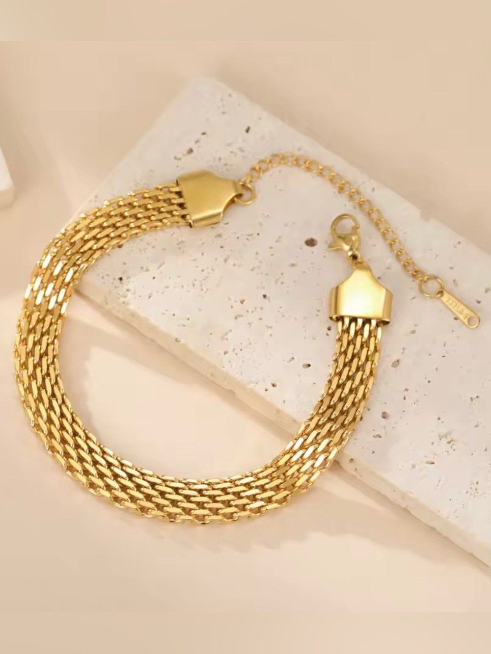 Cuban Chain Bracelet, Unisex Stainless Steel Gold-Plated Waterproof Jewelry. - Picture 4 of 7